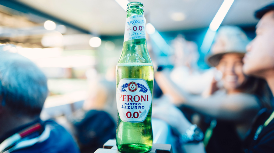 A bottle of Peroni Nastro Azzurro 0.0.