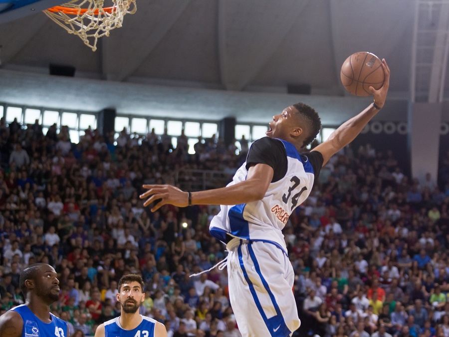 The Antetokounmpo brothers share the court, Giannis calls it: 'The